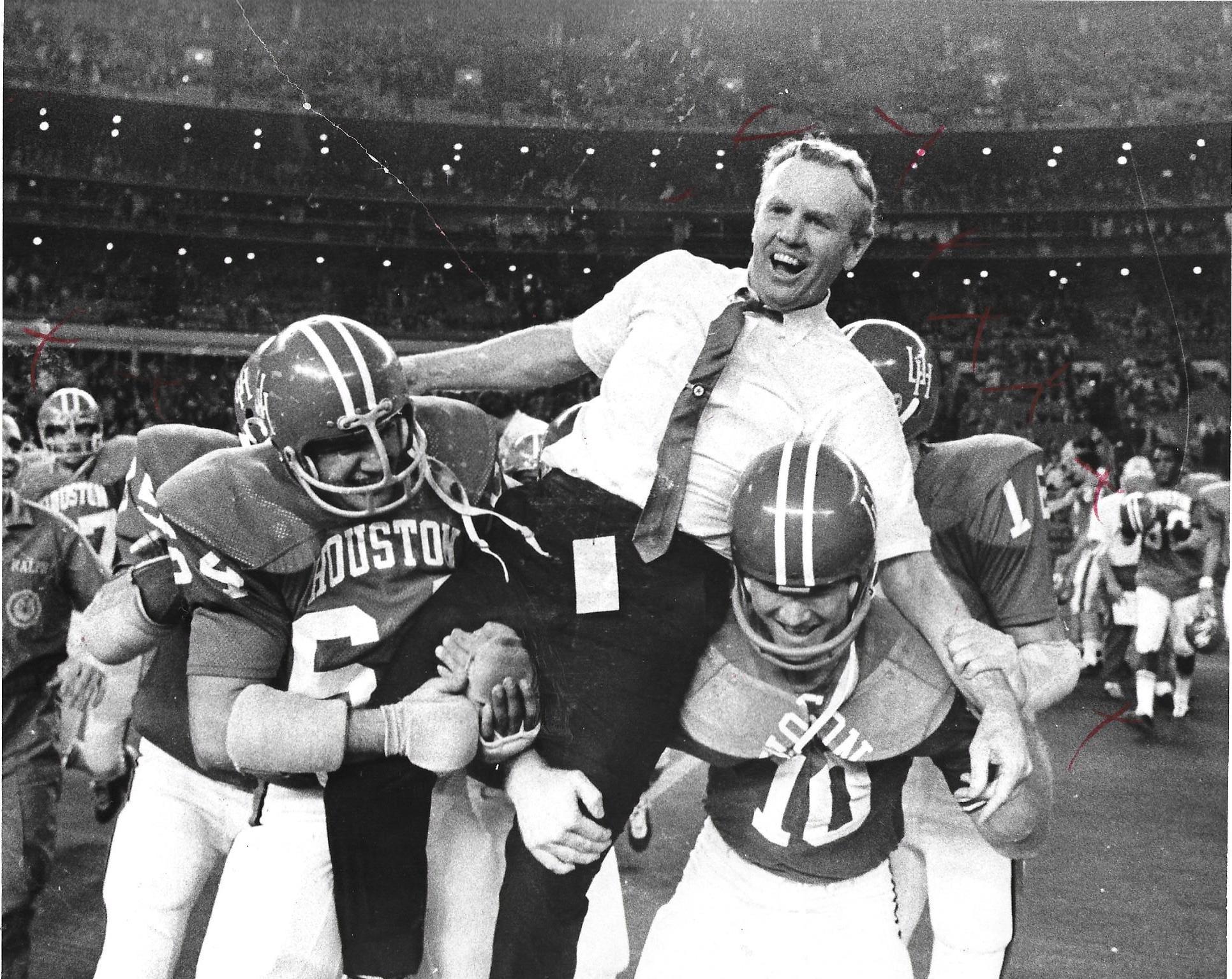 Uof Hwins Bluebonnett Bowl